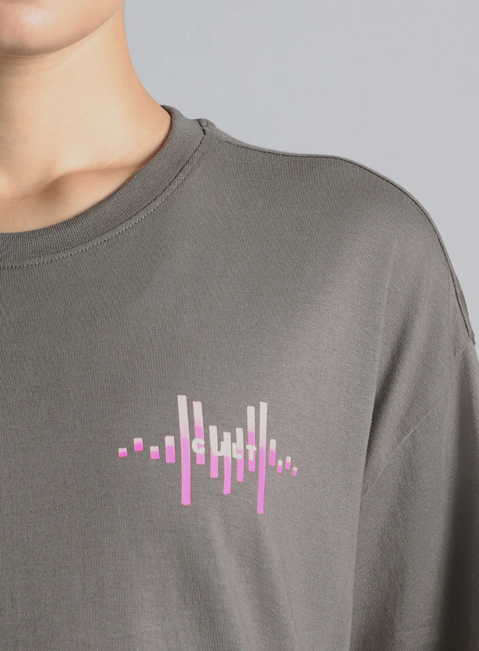 Women's Dark Grey Feel the Beat Print T-shirt - Image 7