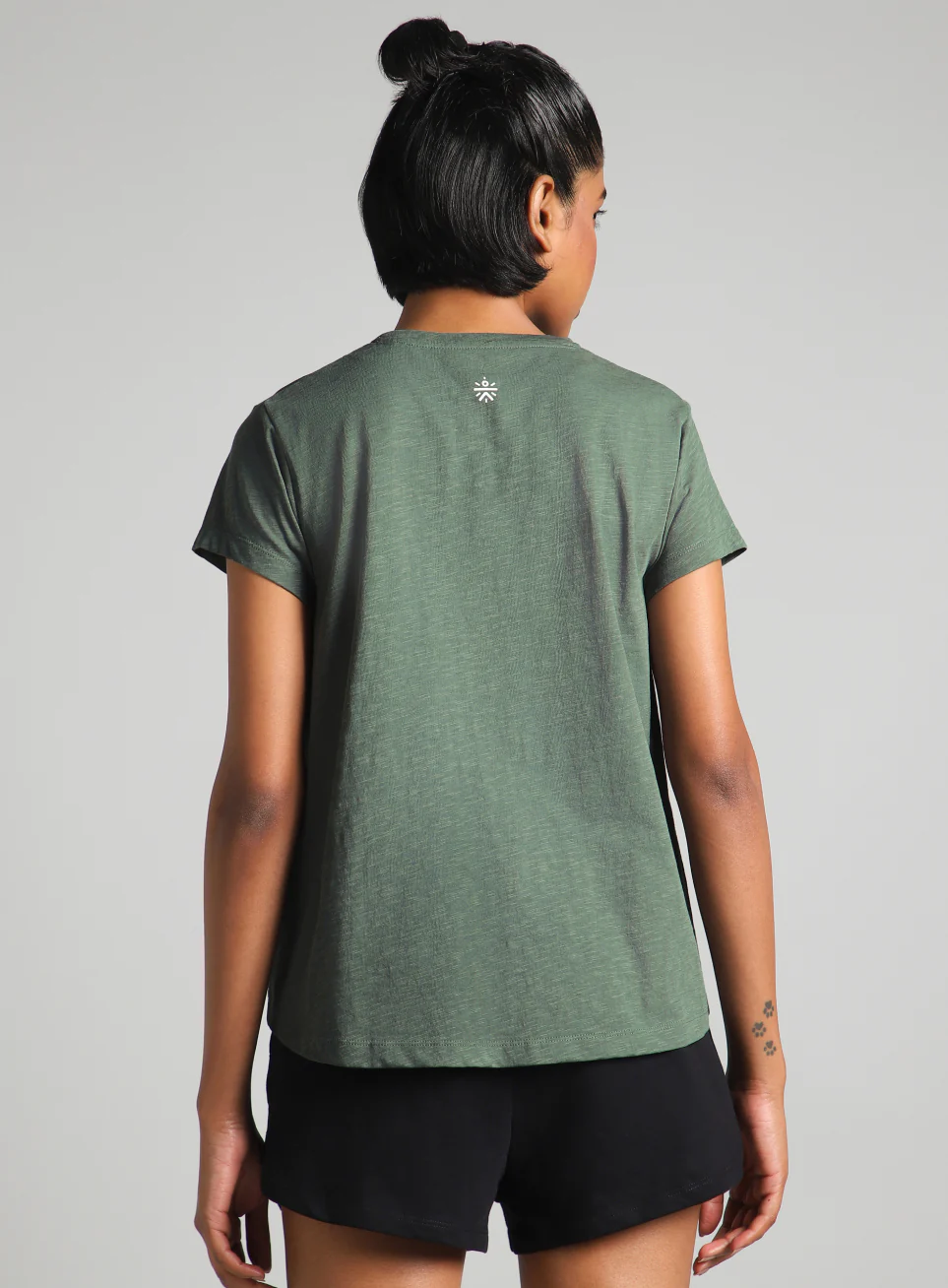 Women's Green Flow Form Yoga T-shirt - Image 6
