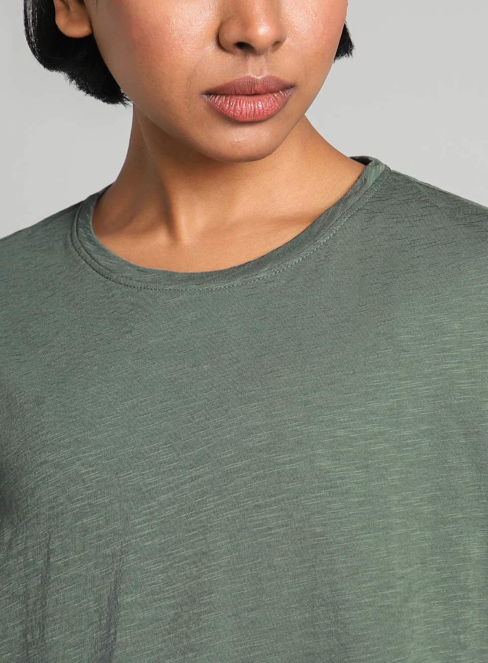 Women's Green Flow Form Yoga T-shirt - Image 7