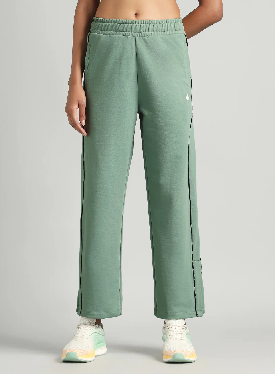 Women's Green Panelled Straight Fit Trackpants - Image 4