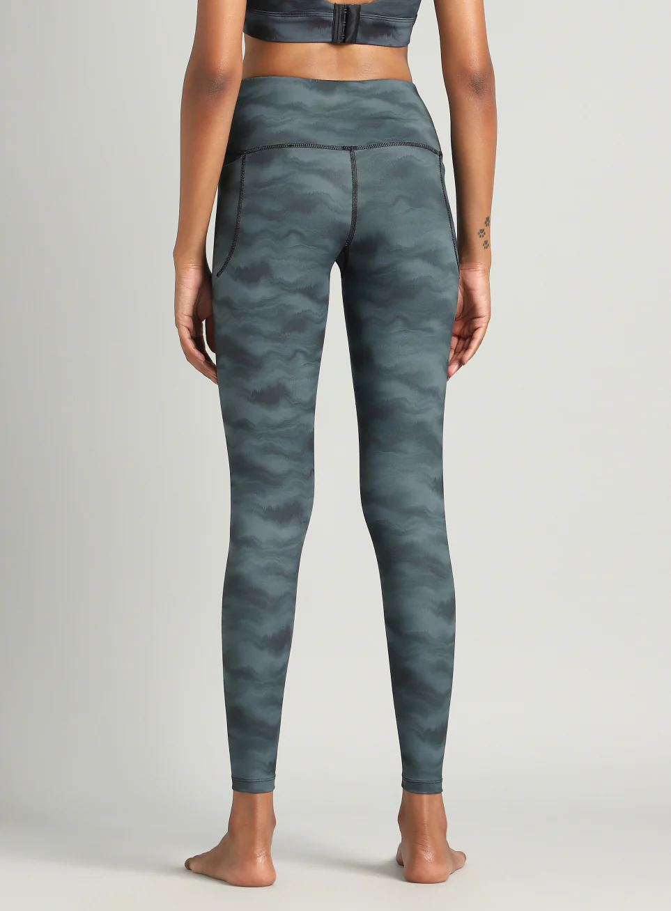Women's Grey Earthy Texture Printed COMFlex Yoga Tights - Image 6