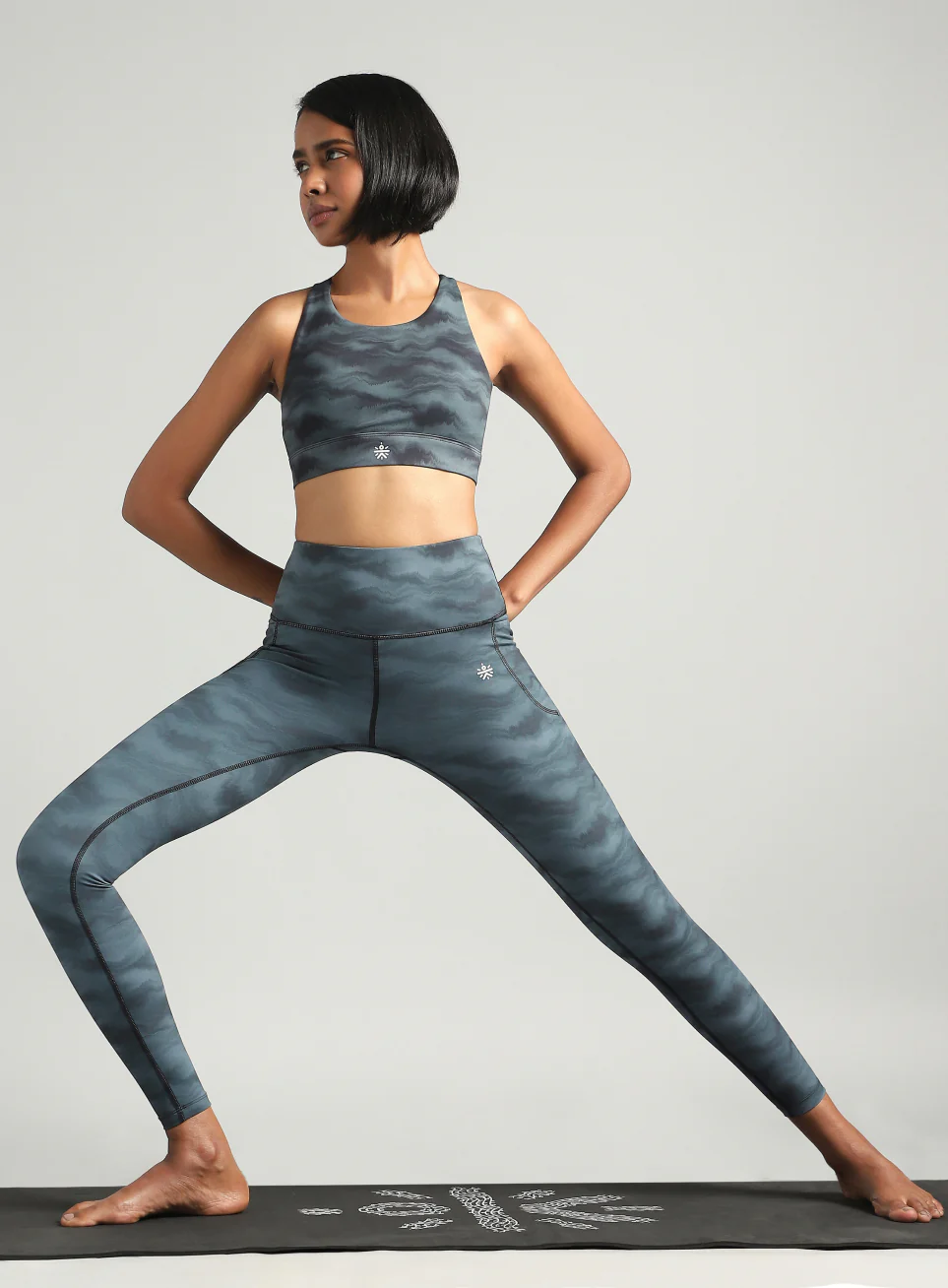 Women's Grey Earthy Texture Printed High Support Sports Bra - Image 3