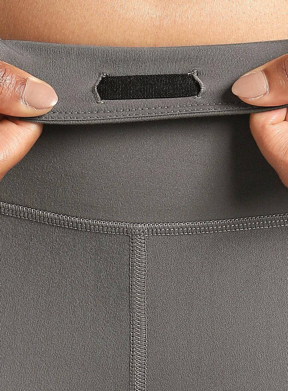 Women's Grey Run Beyond COMFlex Tights - Image 9