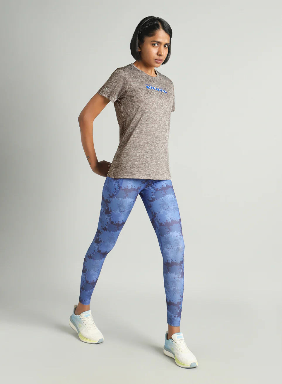 Women's Grey Training Textured T-shirt - Image 2