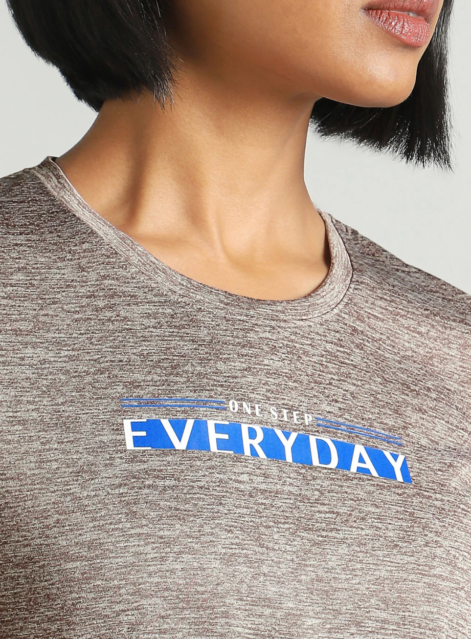 Women's Grey Training Textured T-shirt - Image 7