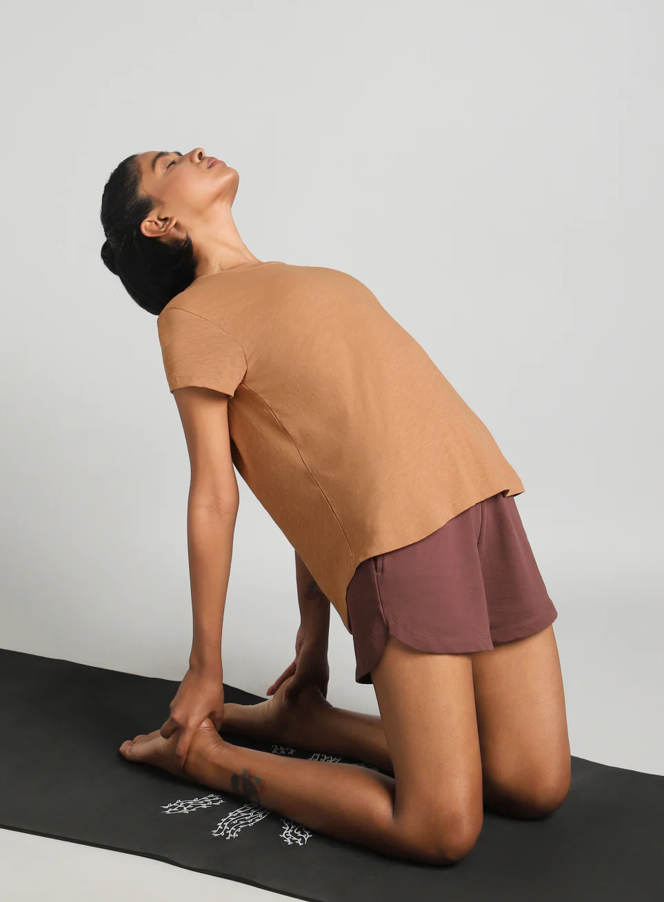 Women's Khaki Flow Form Yoga T-shirt - Image 3