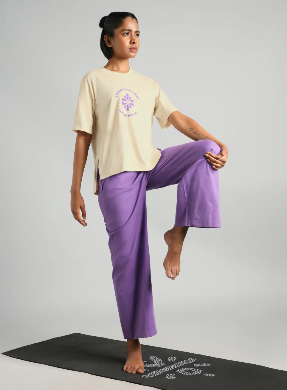 Women's Off White Flow and Flare Relaxed fit T-shirt - Image 2