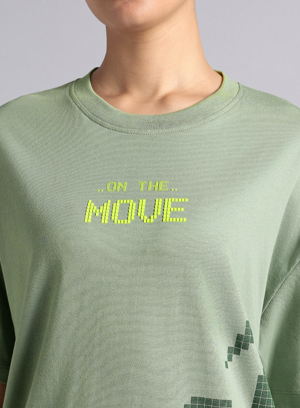 Women's Olive On The Move Graphic Oversized Fit T-shirt - Image 7