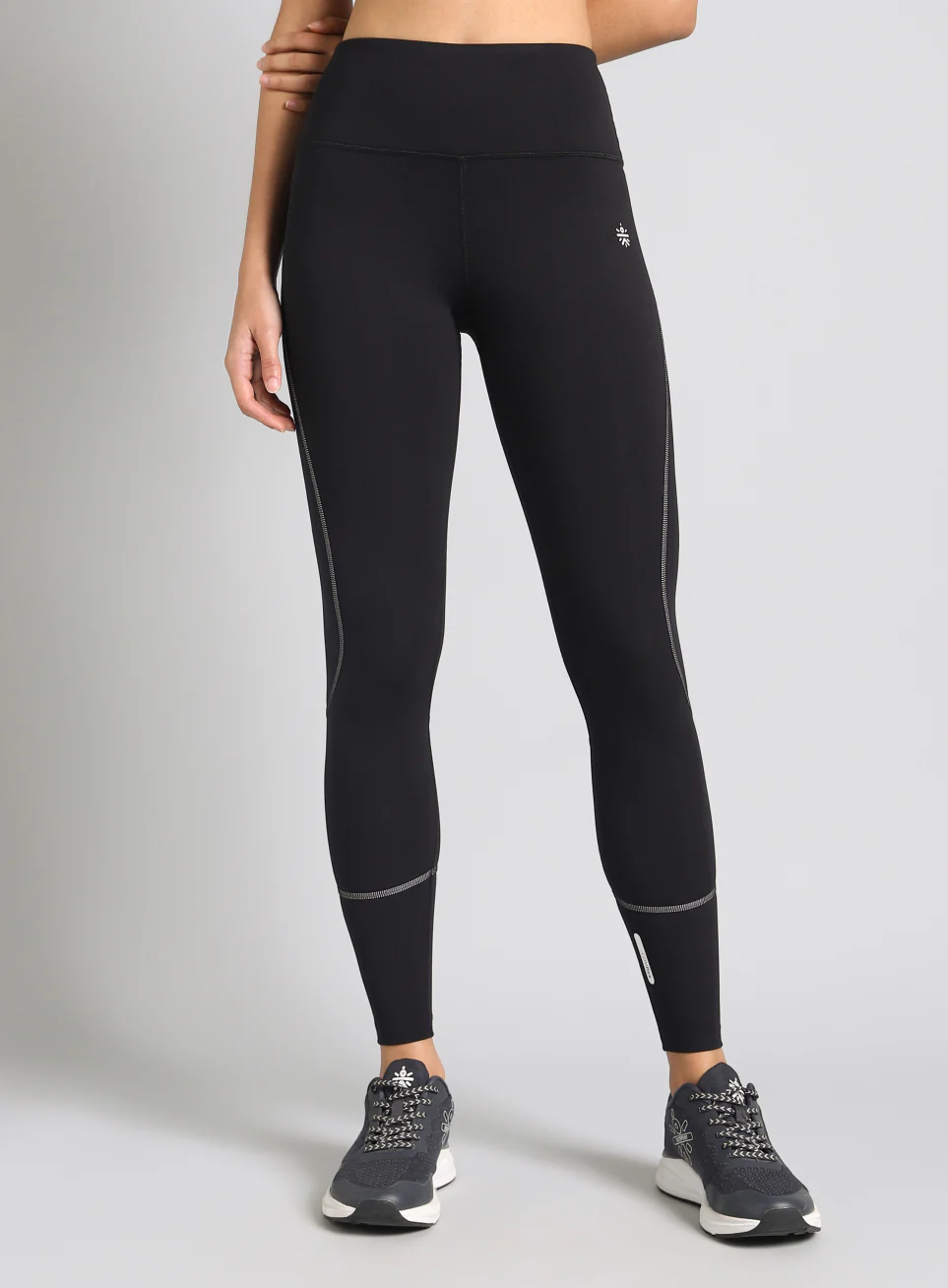 Women's Black Absolute Fit Solid Running Tights - Image 4