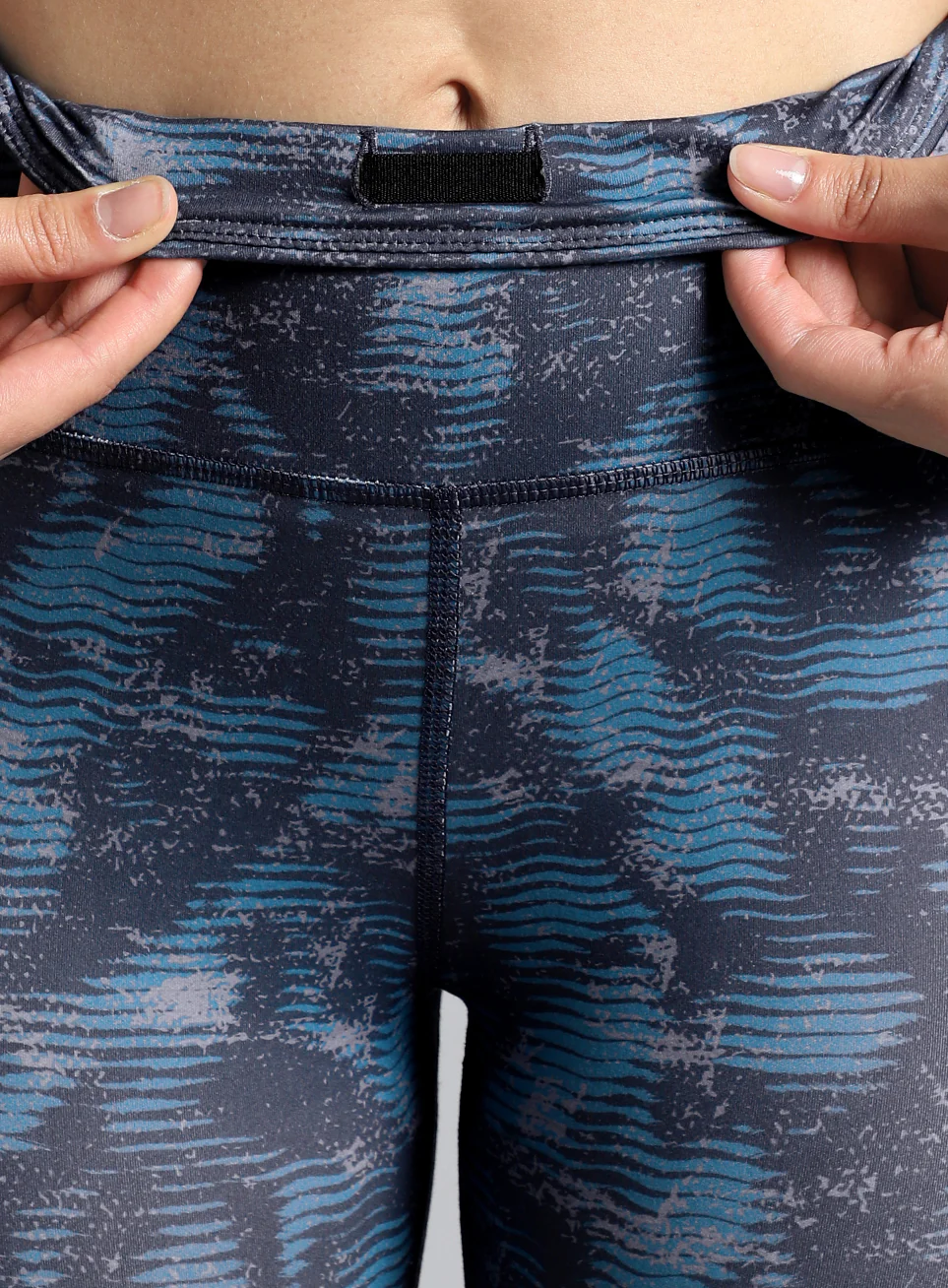 Women's Teal Printed Train All Day COMFlex Tights - Image 9