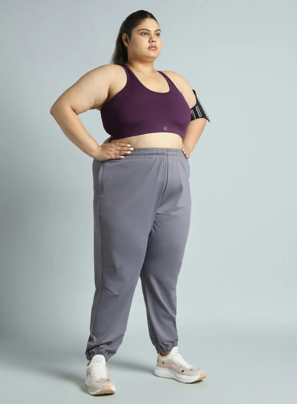 Women's Wine Adjustable Strap Training High Support Plus Size Sports Bra - Image 3