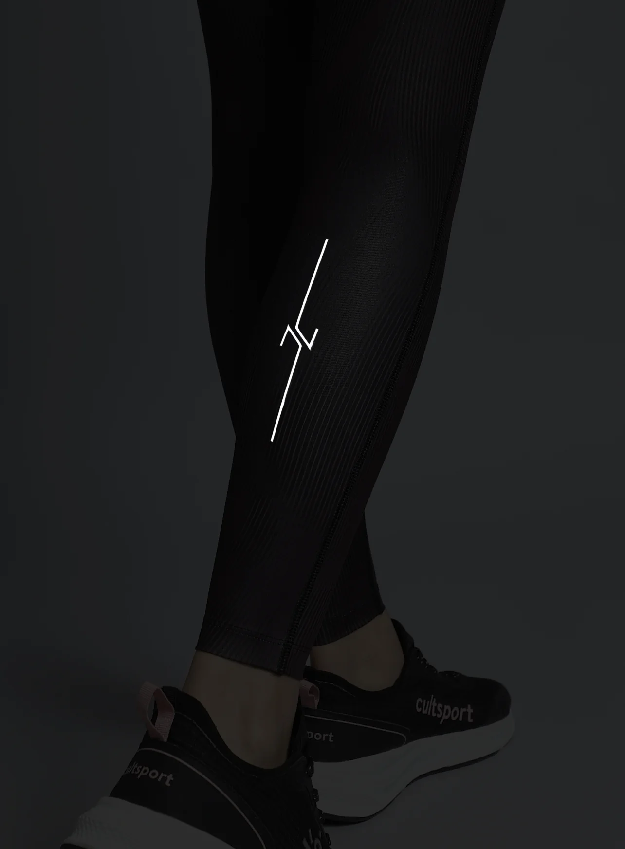 Women's Wine Urban Camo Running COMFlex Tights - Image 9