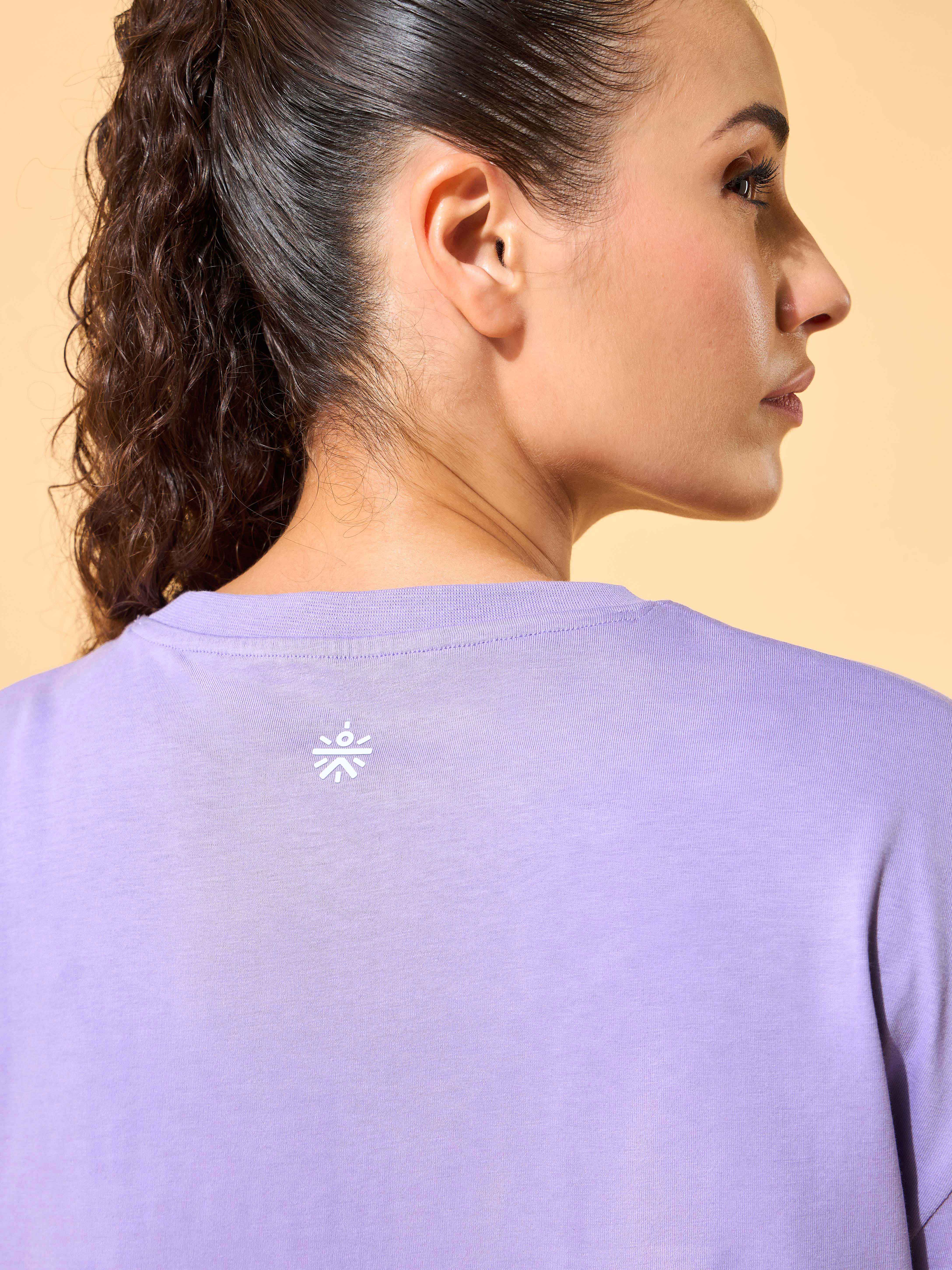 Yoga Caricature Print Cropped T-shirt - Image 6