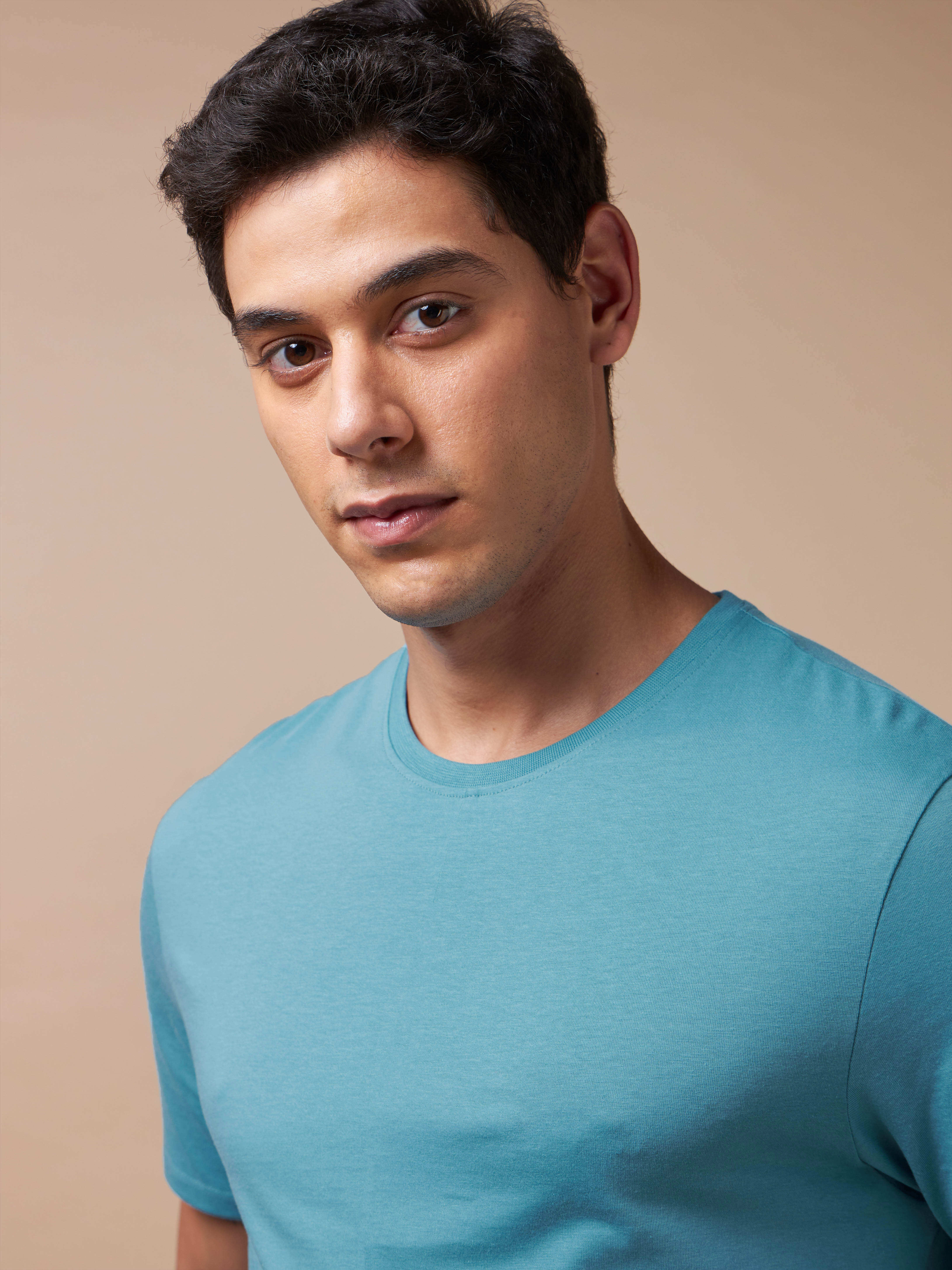 Yogi Essential T-shirt - Image 8
